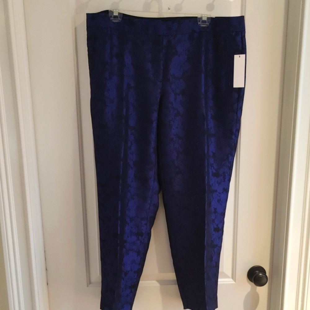Liz Claiborne Elegant Blue Patterned Pants NWT